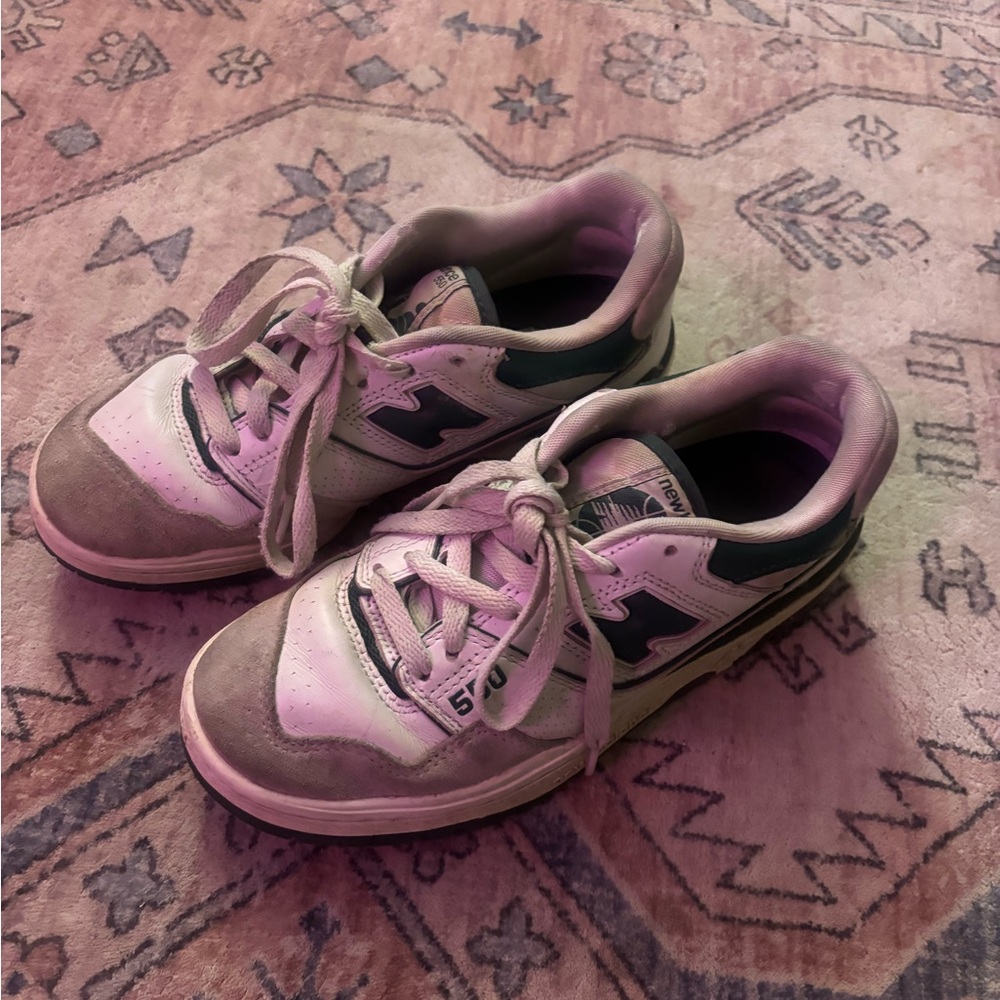 New Balance White and Green Sneakers, Size 5